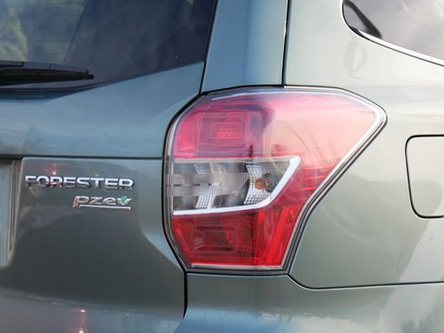 Used 2015 Subaru Forester 2.5i Limited image 17