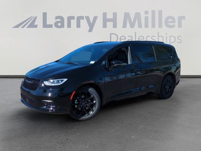 New 2026 Chrysler Pacifica Limited