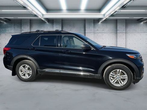 Used 2020 Ford Explorer XLT w/ Equipment Group 202A AWD/4WD image 25
