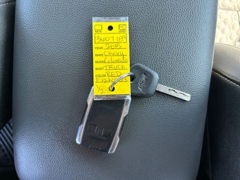 Used 2015 Chevrolet Colorado Z71 image 30