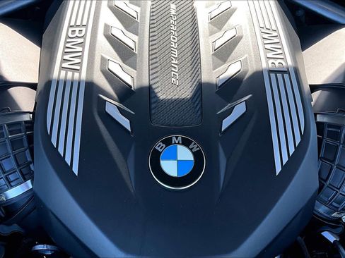 Used 2022 BMW X7 M50i AWD/4WD image 35