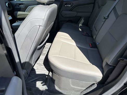 Used 2024 Chevrolet Colorado ZR2 w/ ZR2 Convenience Package III AWD/4WD image 26