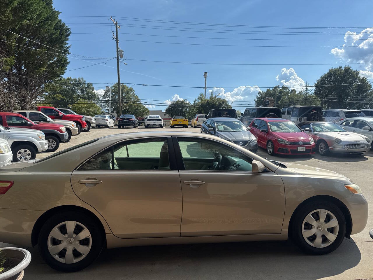 Used 2009 Toyota Camry LE FWD image 6