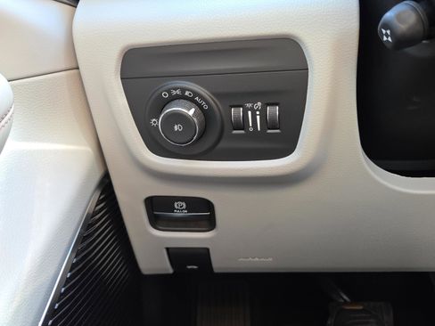 Used 2023 Jeep Grand Cherokee Overland w/ Adv Protech Group III image 15