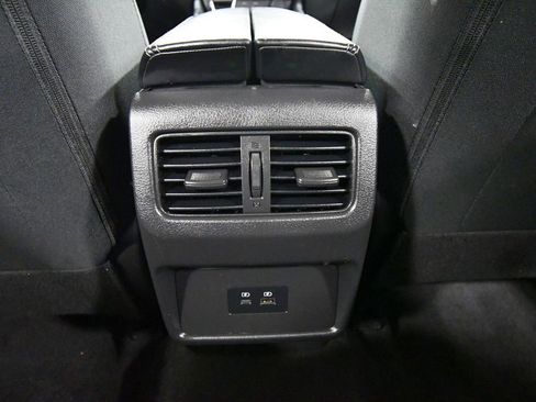 Used 2023 Nissan Rogue SV AWD/4WD image 16