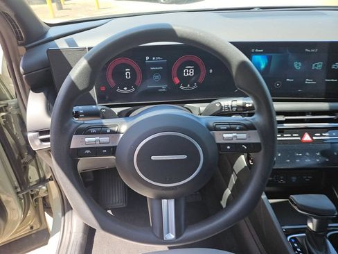 Used 2025 Hyundai Santa Cruz SEL FWD image 18