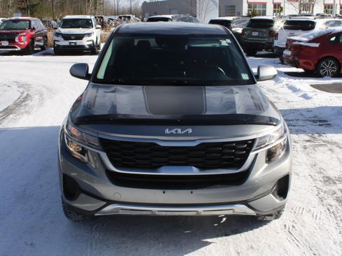 Certified 2023 Kia Seltos LX image 2