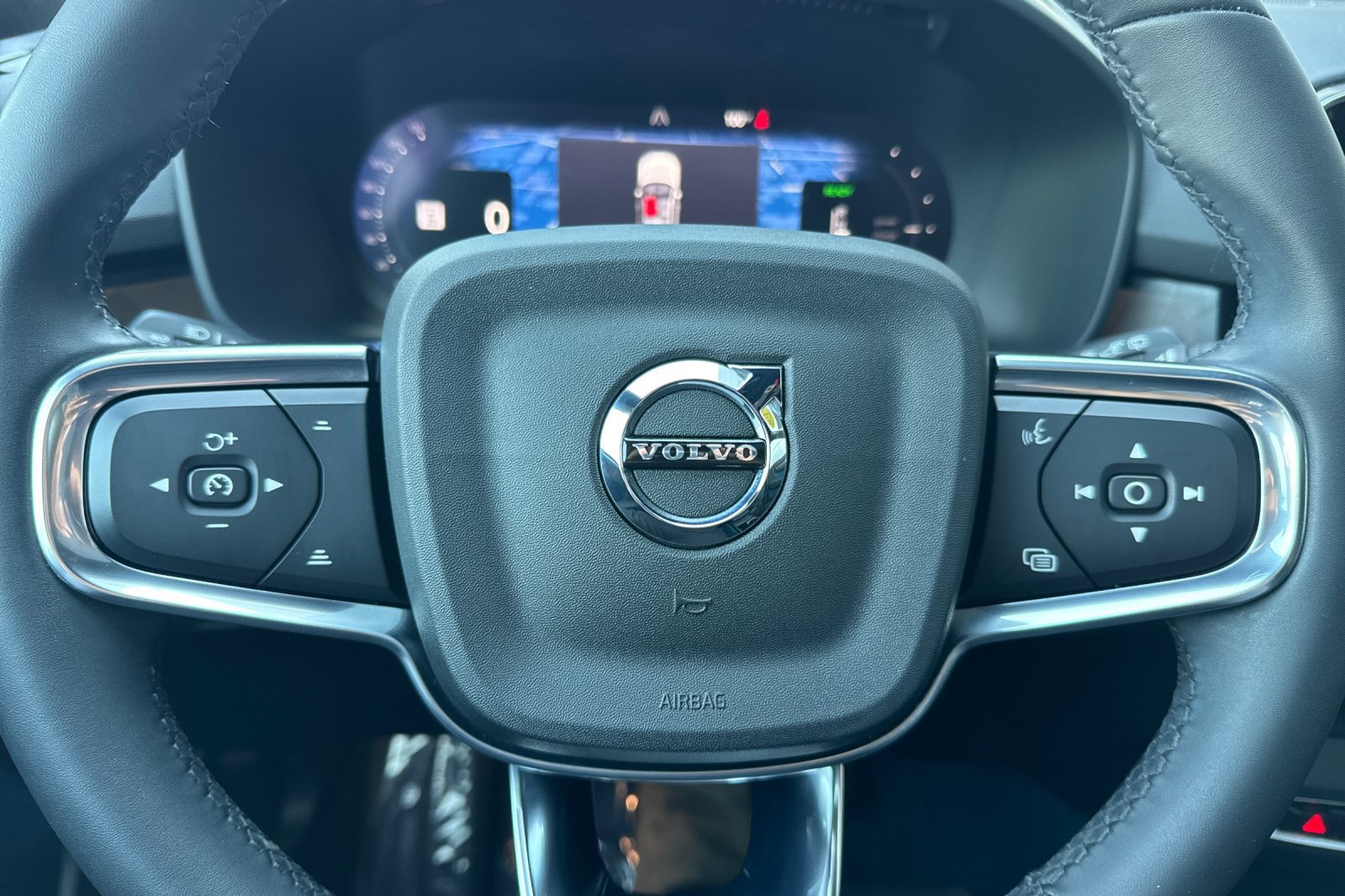 Used 2023 Volvo XC40 Recharge Ultimate w/ Protection Package Premier AWD/4WD image 26