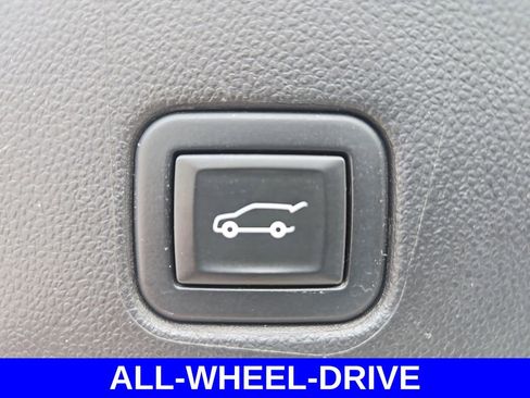 Used 2020 Chevrolet Blazer LT w/ Sound & Technology Package AWD/4WD image 18