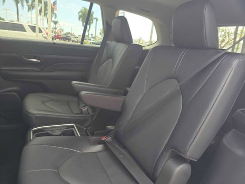Certified 2025 Toyota Grand Highlander FWD image 18