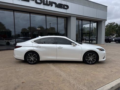 Certified 2023 Lexus ES 350 w/ Premium Package image 2