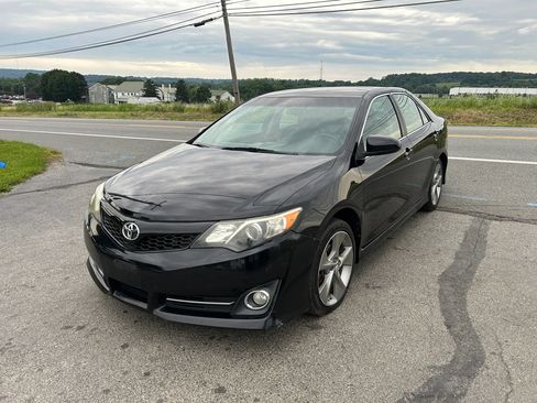 Used 2012 Toyota Camry SE FWD image 4