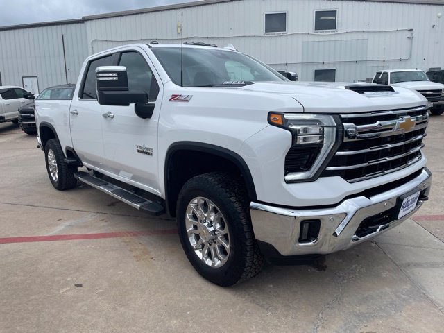 Used 2025 Chevrolet Silverado 2500 LTZ w/ LTZ Premium Texas Edition AWD/4WD image 4