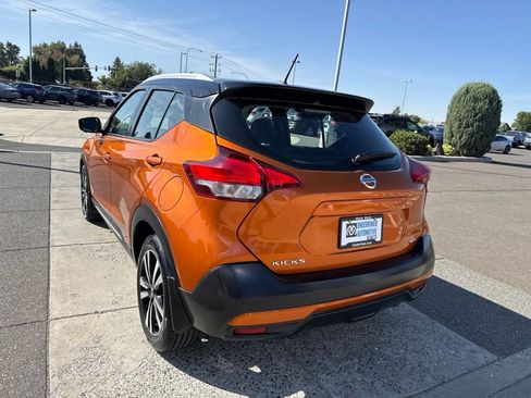 Used 2019 Nissan Kicks SR FWD image 8