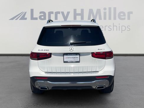 Used 2020 Mercedes-Benz GLB 250 4MATIC w/ Premium Package image 4