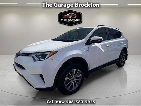 Used 2018 Toyota RAV4 LE Plus image 1