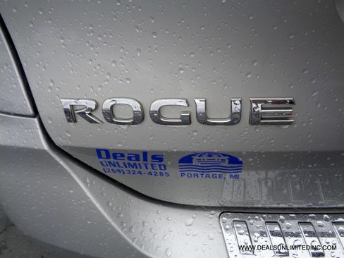 Used 2020 Nissan Rogue S w/ Special Edition Package image 5