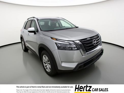 Used 2025 Nissan Pathfinder SV image 1