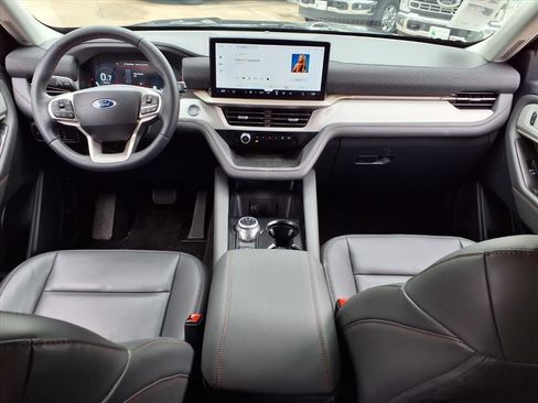 New 2026 Ford Explorer Active w/ Active Comfort Package RWD image 7