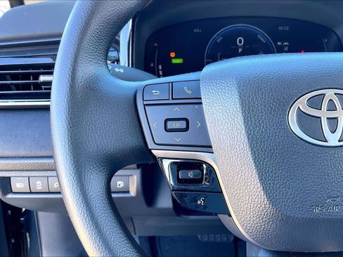 Used 2025 Toyota Camry LE image 20