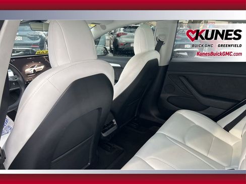 Used 2022 Tesla Model 3 Performance image 32