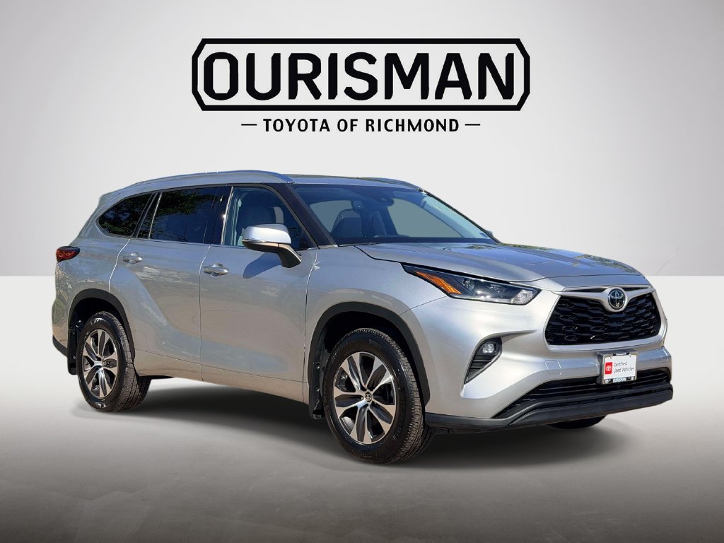 Certified 2021 Toyota Highlander XLE AWD/4WD image 1