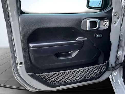 Used 2021 Jeep Wrangler Sport S image 28