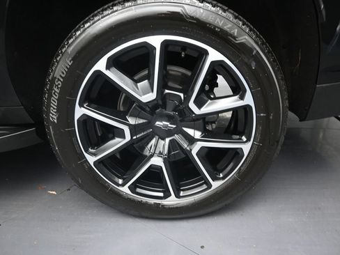 Used 2025 Chevrolet Suburban RST w/ Comfort Package RWD image 10