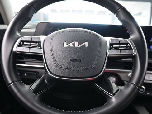 Used 2024 Kia Telluride LX FWD image 27