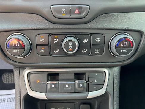 Used 2023 GMC Terrain SLE w/ Driver Convenience Package AWD/4WD image 31