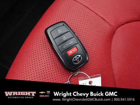 Used 2024 Toyota Highlander XSE image 39