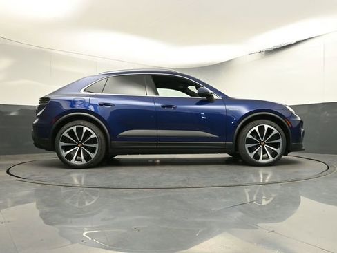 New 2025 Porsche Macan Electric image 32