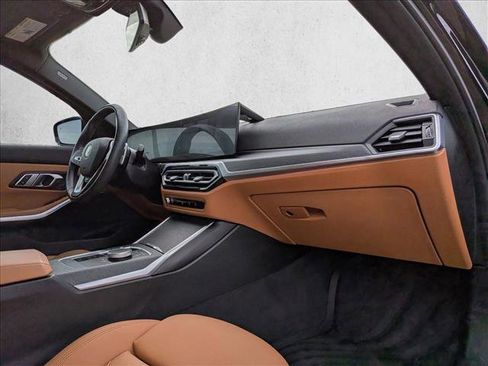 Used 2023 BMW 330i Sedan w/ Premium Package image 22