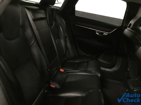 Used 2020 Volvo V90 T6 Cross Country image 31