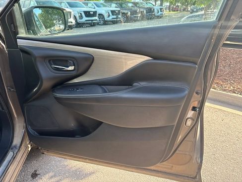Used 2016 Nissan Murano Platinum w/ Platinum Technology Package FWD image 23