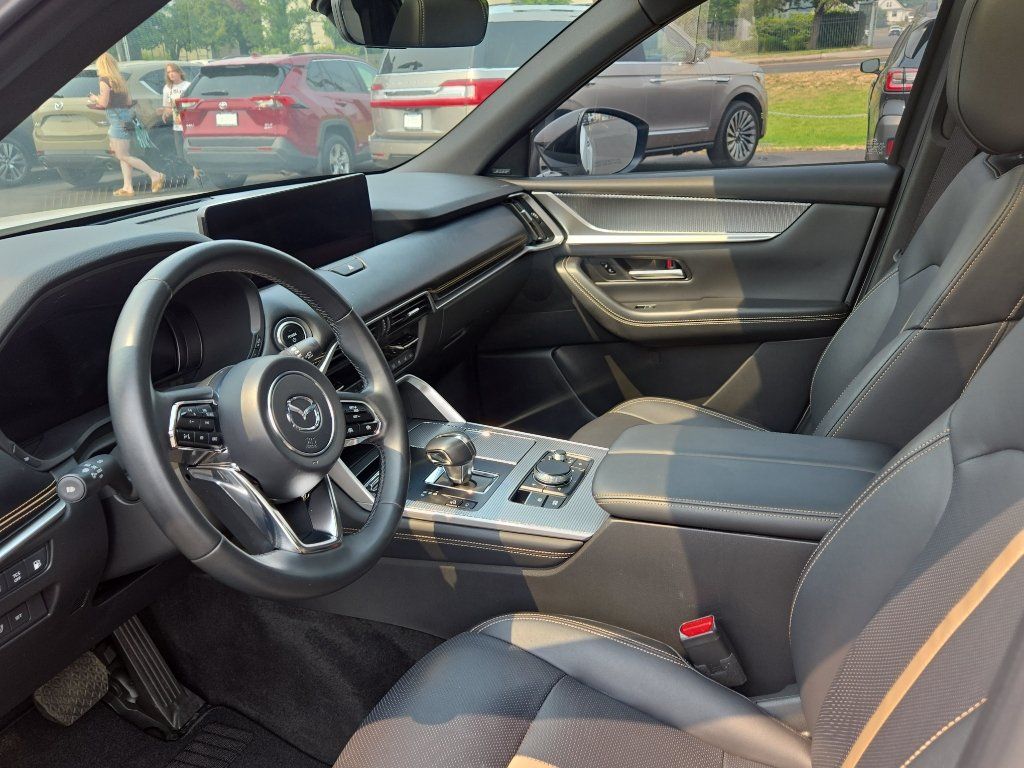 Used 2025 MAZDA CX-70 Plug-In Hybrid w/ Premium Plus AWD/4WD image 12