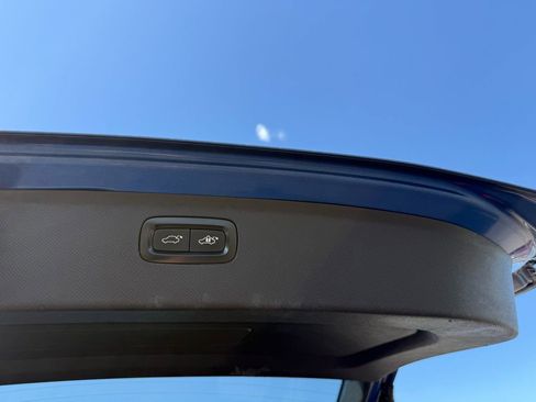 Used 2016 Volvo XC90 T6 R-Design w/ Vision Package image 20