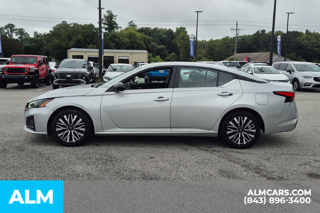Used 2024 Nissan Altima 2.5 SV FWD image 10