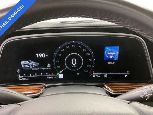 Used 2021 Cadillac Escalade Premium Luxury w/ Performance Package AWD/4WD image 25