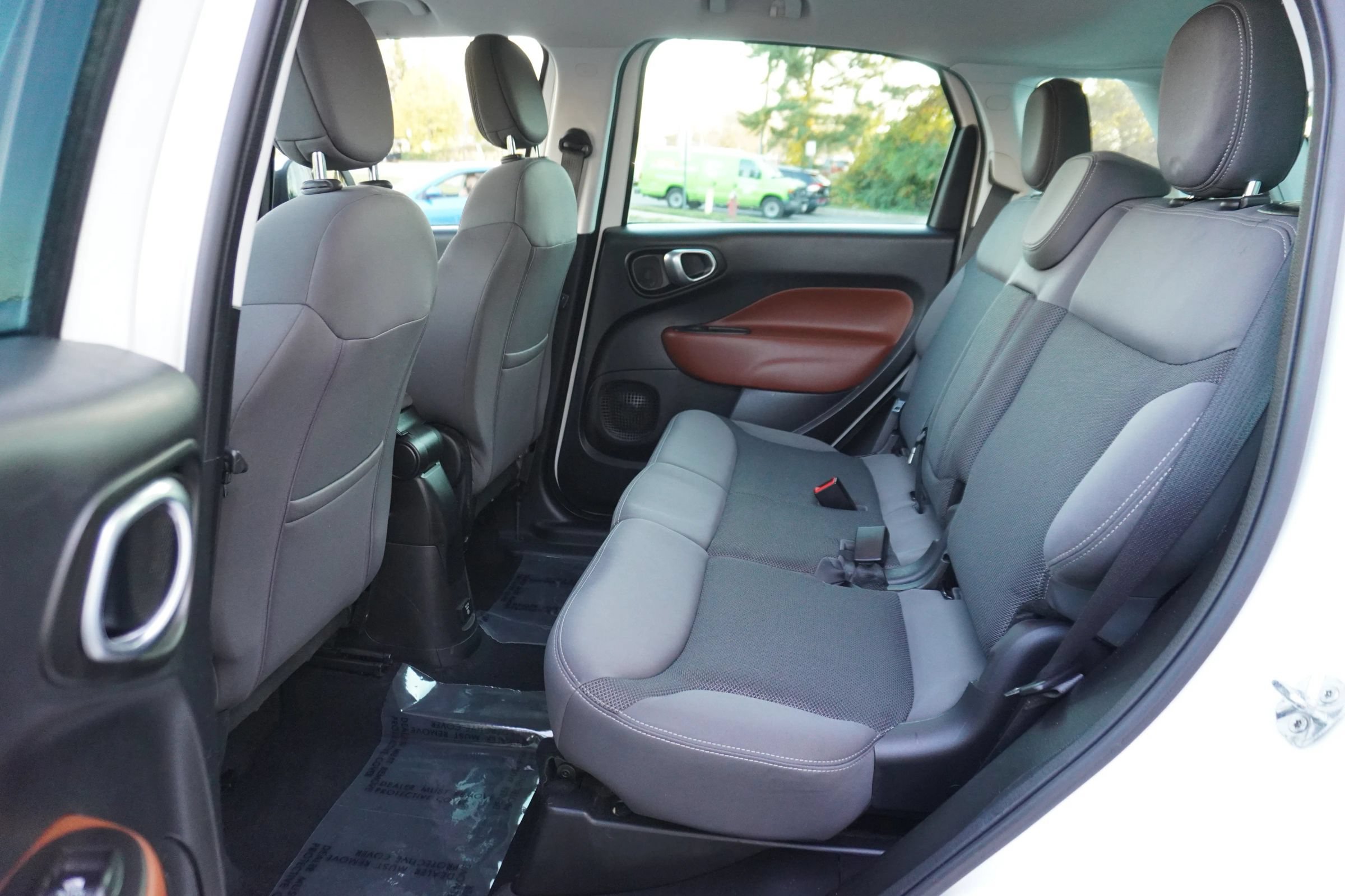 Used 2014 FIAT 500L Trekking w/ Popular Equipment Group FWD image 10