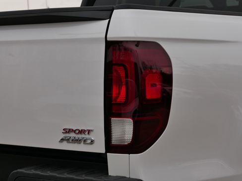 Used 2023 Honda Ridgeline Sport image 17