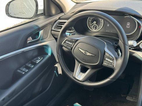 Used 2025 Genesis G70 2.5T image 12