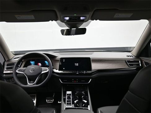 New 2026 Volkswagen Atlas SEL Premium R-Line image 10