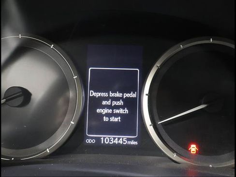 Used 2015 Lexus RC 350 w/ Luxury Package RWD image 9