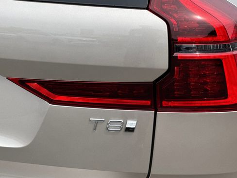 New 2026 Volvo XC60 T8 Ultra w/ Protection Package Premier AWD/4WD image 12