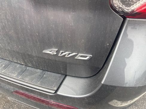 Used 2023 Ford Explorer XLT w/ Equipment Group 202A image 6