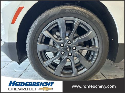 Certified 2022 Chevrolet Equinox RS w/ LPO, Floor Liner Package image 7