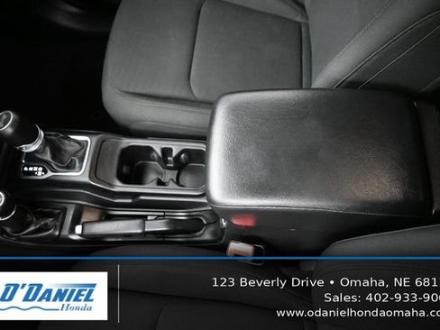 Used 2021 Jeep Wrangler Sport AWD/4WD image 34