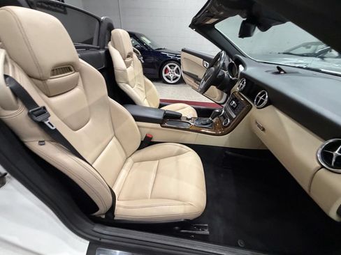 Used 2016 Mercedes-Benz SLK 350 image 29