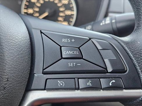 Used 2025 Nissan Altima 2.5 SV FWD image 12